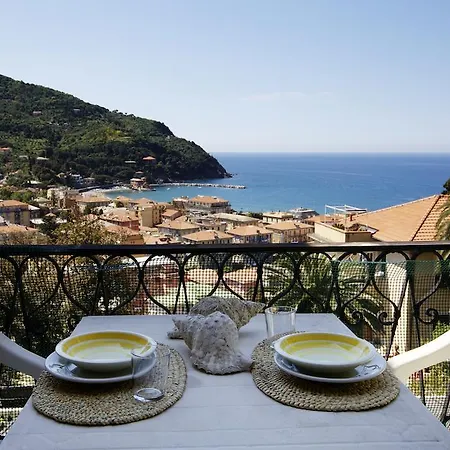 Excelsior * Levanto